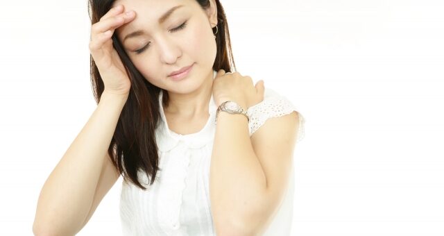 ひどい肩こりによる頭痛の原因と対処法